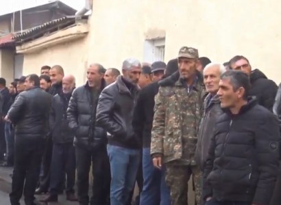 Մանվել Գրիգորյանի հուղարկավորությունը Էջմիածնում