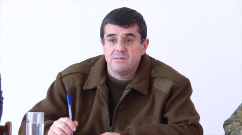 Մեզ պետք է ինքնակազմակերպվել եւ երկիրը բերել բնականոն կյանքի. Արայիկ Հարությունյանը՝ Ասկերանում