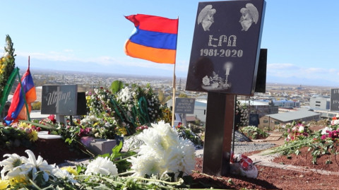 Մեզ ասում էր՝ գնում է քնելու, ինքը գնում էր երեխեքին փրկելու. հետախույզ էրիկը հանգչում է Եռաբլուրում