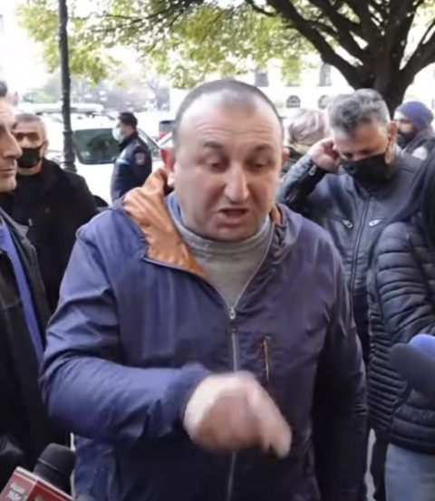 Պարոն վարչապետ, էդ նույնը քո ընտանիքի հետ ա լինելու, հանկարծ չկասկածեք