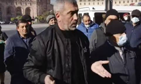 45 օր ռումբերի մնացած, ընկեր և հարազատ կորցրած տղաները մինչեւ ե՞րբ պիտի մնան էնտեղ. ժամկետայինի ծնող