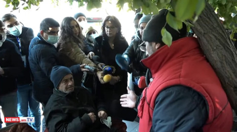 «Փաշինյանը թքած ունի նաեւ մեր զոհերի վրա». Կիմ Բալայանը չի համաձայնվում դադարեցնել հացադուլը