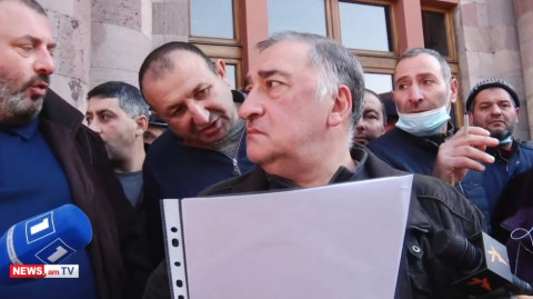 Ժամկետային զինծառայողների ծնողները վերջնաժամկետ ներկայացրին Նիկոլ Փաշինյանին