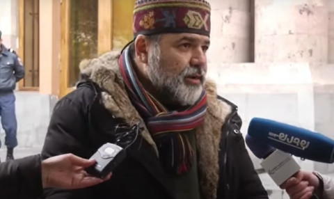 «Մի մարդ իր քմահաճույքով որոշել է երկրի բախտը». Արշակ Զաքարյանը նույնպես հացադուլ է հայտարարել