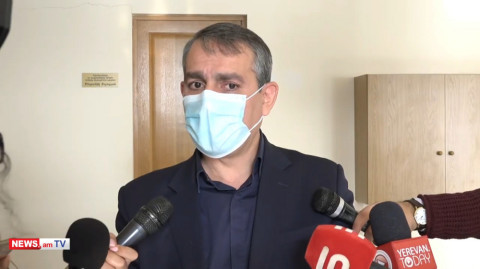 Դուք եք հրահրում, եթե պարզած էլ լինեմ, ձեզ չեմ ասի, այ հենց ըտենց․ Արմեն Խաչատրյանը՝ լրագրողին