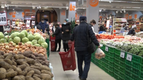 Այսպիսի կտրուկ թանկացում պետք է չլիներ. քաղաքացիների կարծիքով՝ գների բարձրացումն անհիմն է