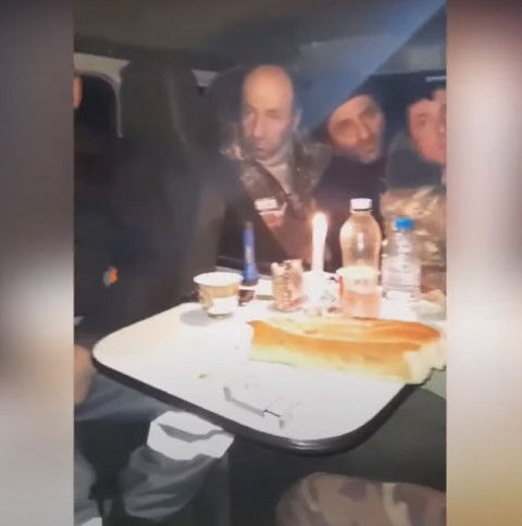 Եկել ա, ասում ա՝ էս հողը չազատեցիր, ձեզ անօդաչուով վառելու ենք. Արավուսի վարչական ղեկավար