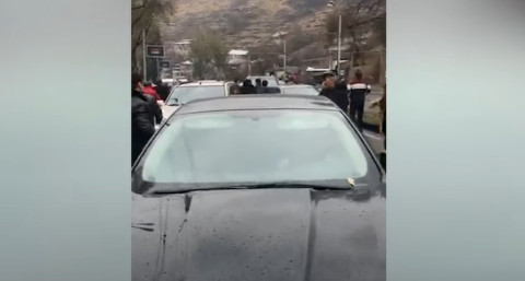 Ցուցարարի ոտքը ջարդեցին Մյասնիկյան պողոտայում խաղաղ ակցիայի ժամանակ