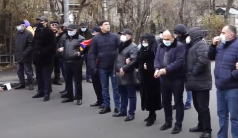 Փաշինյանի հրաժարականը պահանջող քաղաքացիները փակեցին Մոլդովական-Թոթովենց խաչմերուկը
