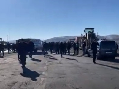 Գերության մեջ հայտնված շիրակցիների հարազատները փակել են Երևան-Գյումրի ճանապարհը