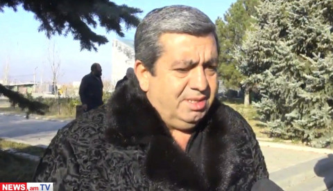 Մենք պետք է ժամ առաջ այս վարչախմբից ազատվենք. Առաքել Մովսիսյանը` Եռաբլուրում է