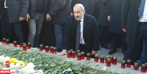 Փաշինյանը մոտեցավ զոհվածների հարազատներին