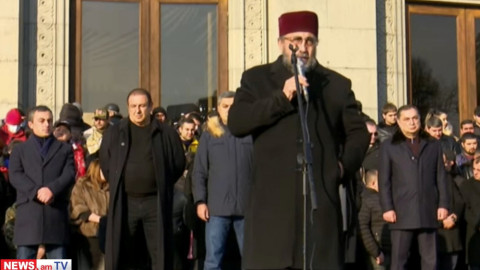 Ամեն օրը, որ այդ մարդը մնում է, մենք ավելի շատ ենք խրվում ճահճի, կեղտի եւ ցեխի մեջ. Աջապահյան