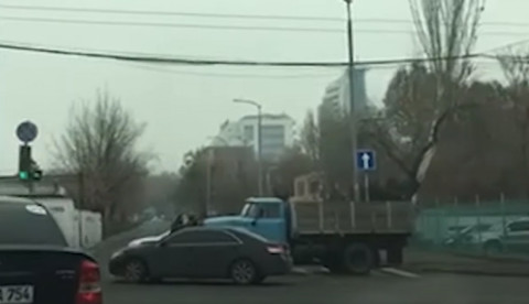 Ցուցարարները փակում են Հանրապետության հրապարակին հարող փողոցները