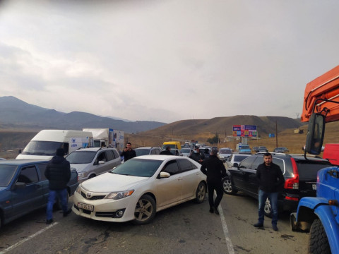 Քաղաքացիները փակել են Վանաձոր-Երևան մայրուղին