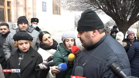 Տղայիս նկարով ճանաչել ենք, Գորիսից կոմայի մեջ բերել են Երեւան ու հիմա չենք գտնում․ զինվորի հայր