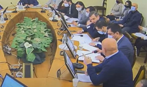 Զոռբաները սարքում են, անունը դնում ինքնակամ, հիմա էլ մտածում եք նրանց մասին. Աղազարյանը՝ պաշտոնյային