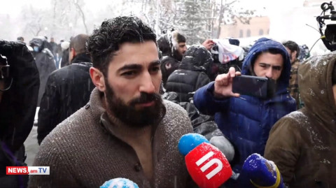 Էս ամեն ինչից հետո իշխանության մնալն աբսուրդի ժանրից է, ըսե՞նց աներես իշխանություն. Լեւոն Քոչարյան