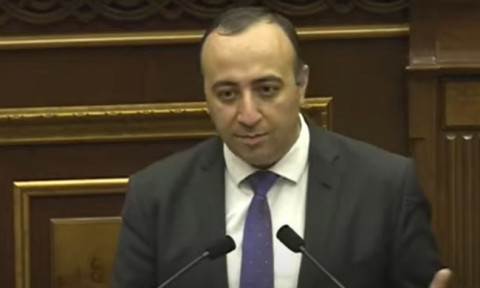 Մենք պատմության մեջ կմնանք որպես Ազգային ժողով, որը հանձնել է Արցախի 70 տոկոսը. Կարեն Սիմոնյան