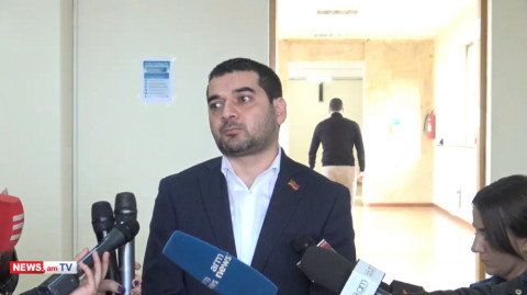 Մեր թիմում կա կոնսենսուս, որ Նիկոլ Փաշինյանը կարող է շարունակել բանակցությունները. Հրաչյա Հակոբյան