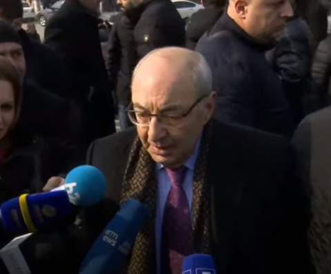 Հրաժարական, միևնույնն է, լինելու է. Վազգեն Մանուկյան