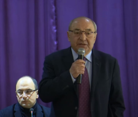 Պատերազմի ժամանակ կապվում էի գեներալներին, ասում՝ վերցրեք իշխանությունը ձեր ձեռքը. Վազգեն Մանուկյան