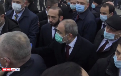Թղթի վրա բերեք մեջբերումը, կպատասխանեմ. Փաշինյանը չմեկնաբանեց Շուշիի մասին իր հայտարարությունը