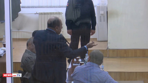 Բարձրախոսն ինձնից պաշտպանո՞ւմ եք. Ալումյանը՝ դատավոր Դանիբեկյանին
