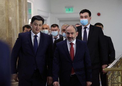 Նիկոլ Փաշինյանը հանդիպել է Ղրղզստանի նորանշանակ վարչապետի հետ