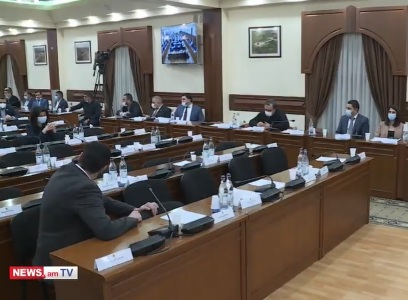 ՈՒՂԻՂ. Երեւանի ավագանու նիստը շարունակվում է