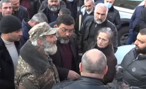 Փաշինյանը համաձայնության է եկել Ալիեւի հետ, որ սրա համար էսքան փող կվերցնեմ, դրա համար՝ էդքան. ծնող