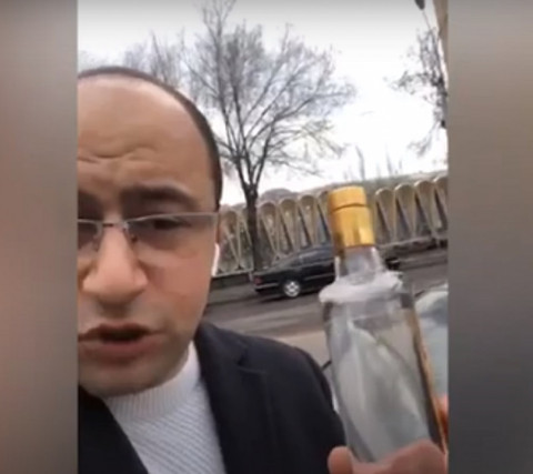 Քաղաքացիները Նիկոլ Փաշինյանի համար օղի են թողնում կառավարական ամառանոցի դարպասների մոտ