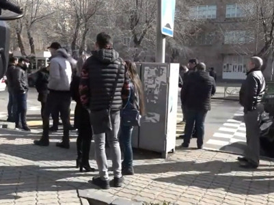 «Ուսանող միացիր». Փաշինյանի հրաժարականը պահանջողները շրջում են համալսարաններով
