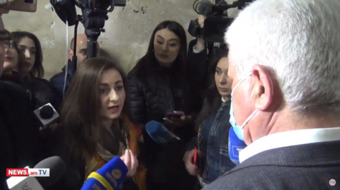 Վախենո՞ւմ ես ասես, որ Շուշին հայկական ա, արա. ցուցարարը՝ ԵՊՀ ռեկտորին