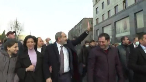 Քո հետեւից կգան. Փաշինյանը՝ քաղաքացուն