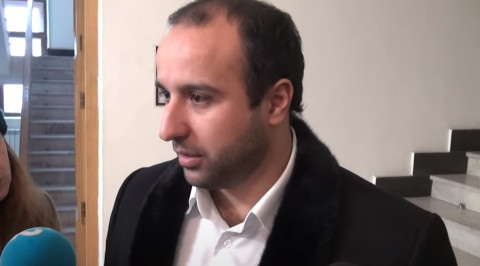 Քաղաքացիները տարբեր մարզերից ինքնակազմակերպվում եւ գալիս են Երեւան. Հայկ Սարգսյան