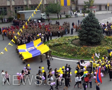 Էջմիածինը ի վերուստ հայության հոգևոր կենտրոնն է. քաղաքը տոնեց իր 2699 ամյակը
