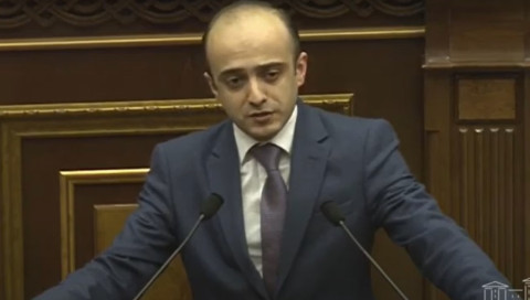 Ո՞ւմ է պետք նրանց ապրած կյանքը, եթե միայն մտածում են իշխանությունը պահելու մասին. Տարոն Սիմոնյան