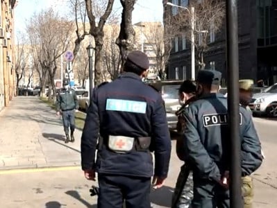 Փաշինյանն իր մոտ է կանչել ոստիկանության պաշտոնյաներին