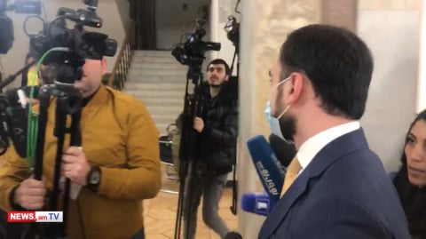 Ավինյանն ու Բադասյանն անպատասխան թողեցին լրագրողների հարցերը