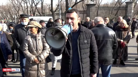 «Սողունը ճողոպրել է». ցուցարարները կրկին չհանդիպեցին Փաշինյանին