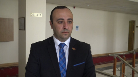 Տասն օրվա ընթացքում վարչապետը պետք է հրաժարական տա. Կարեն Սիմոնյան