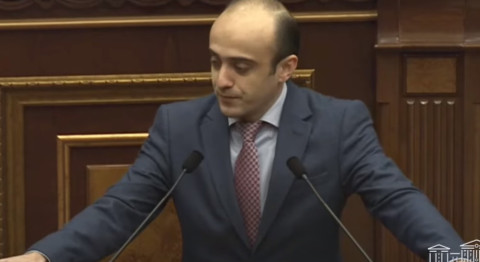 Դրական քվեարկեք, չնայած ում ինչ եմ ասում. Տարոն Սիմոնյանը կոչով դիմեց «Իմ քայլին»