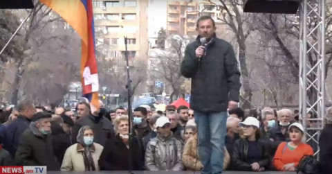 Եզակի դեպք է՝ երկրի ղեկավարն արհամարհում է Ծաղկազարդն ու գաղտագողի ընկնում գյուղերը.Գեղամ Մանուկյան