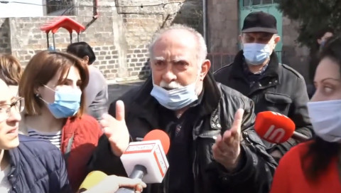Թաղապետարանի շակալներին պետք ա լարել, սողուններ են դրանք. թիվ 133 մանկապարտեզ հաճախող երեխայի պապիկ