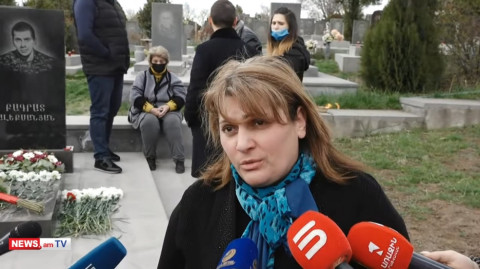 Մեր երեխեքի արյան գնով պահած հողն այսօր թշնամու ձեռքում է. քառօրյայում զոհվածի մայր