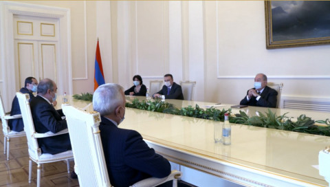 Նախագահ Արմեն Սարգսյանը հանդիպում է ունեցել մի խումբ իրավաբանների հետ