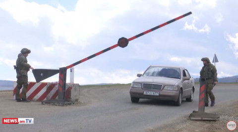 Խաղաղապահները Լաչինի միջանցքում ապահովում են քաղաքացիների անվտանգ երթևեկությունը