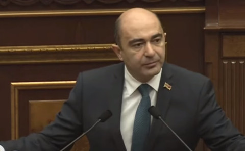 Ձեզ թվում է՝ հայերենով Ալիեւին շան թուր եք տալիս, դա ազդեցություն է ունենո՞ւմ աշխարհի վրա. Մարուքյան