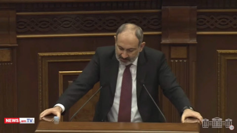 No comment. «Ֆրանսիայի նախագահ Վլադիմիր Պուտինը...». Նիկոլ Փաշինյան